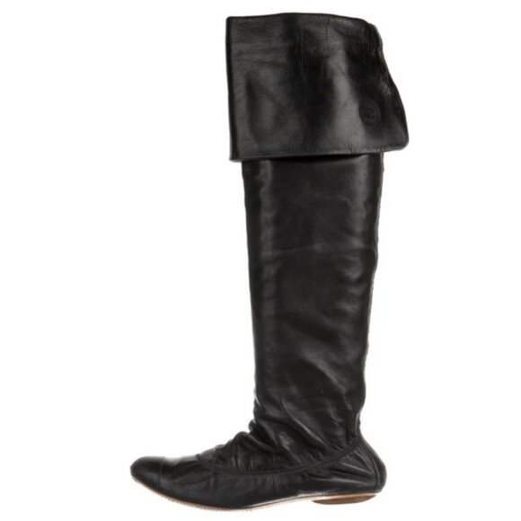 🖤 CHANEL Black Calfskin Leather Foldover Knee-High Riding Boots Logo CC Detail - Picture 1 of 16